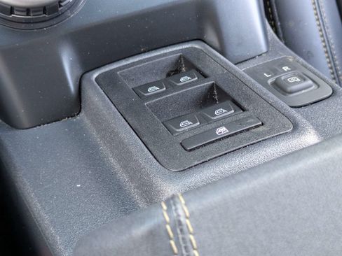 Used 2026 Ford Bronco Badlands AWD/4WD image 25