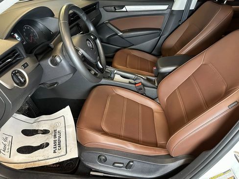 Used 2021 Volkswagen Passat 2.0T SE image 19