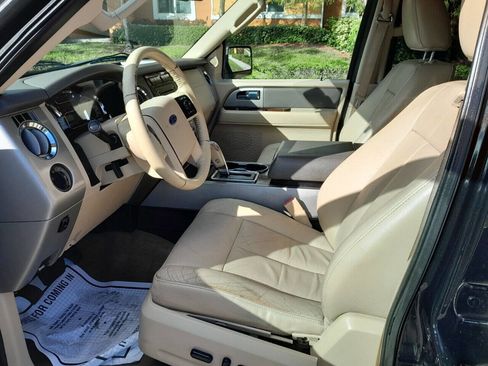 Used 2013 Ford Expedition XLT RWD image 12
