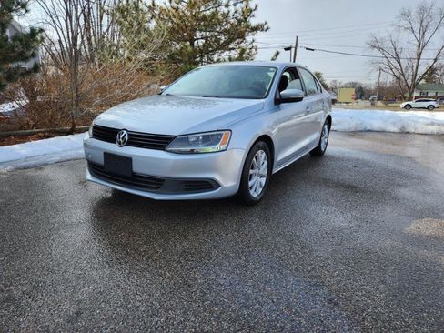 Used 2012 Volkswagen Jetta SE image 1