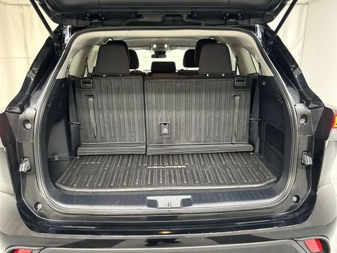 Used 2023 Toyota Highlander L AWD/4WD image 22