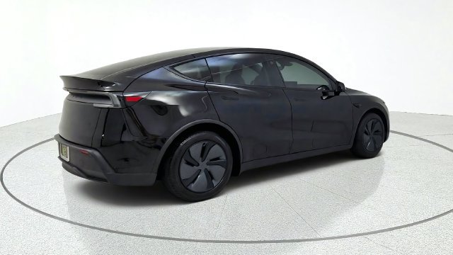 Used 2026 Tesla Model Y 2WD image 8