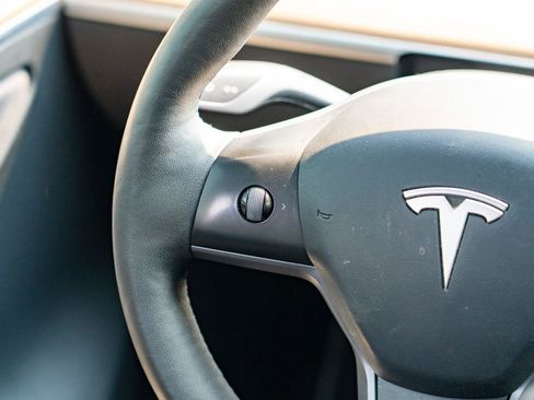 Used 2023 Tesla Model Y Long Range AWD/4WD image 17