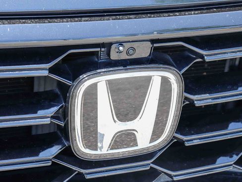 Used 2025 Honda Pilot TrailSport image 4