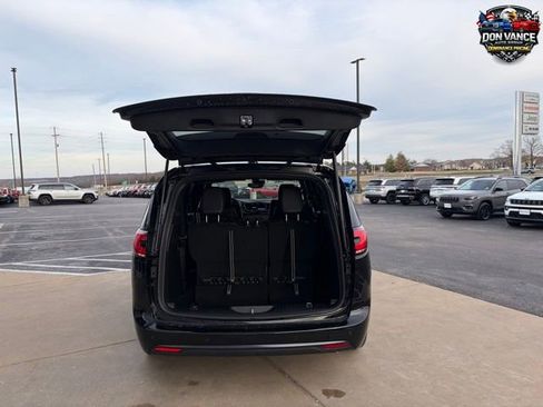 New 2026 Chrysler Pacifica Select w/ S Appearance Package image 19