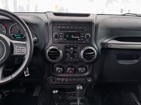Used 2015 Jeep Wrangler Unlimited Sport w/ Quick Order Package 24S AWD/4WD image 18