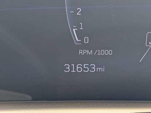 Used 2025 Cadillac XT4 Premium Luxury image 30