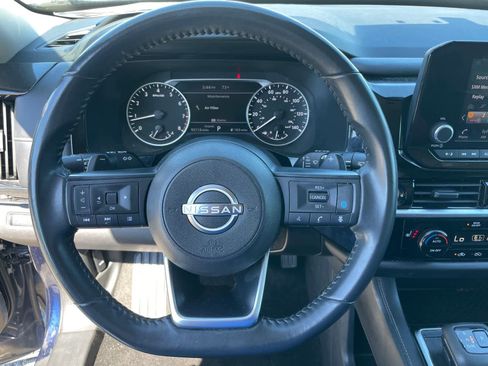 Used 2024 Nissan Pathfinder SV FWD image 9