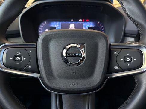 Certified 2025 Volvo XC40 B5 Core image 26