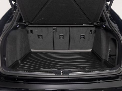 Certified 2026 Porsche Macan Turbo AWD/4WD image 45