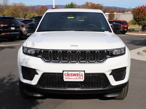 New 2025 Jeep Grand Cherokee Laredo X w/ Luxury Tech Group I AWD/4WD image 6