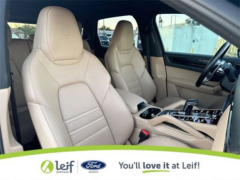 Used 2023 Porsche Cayenne image 31