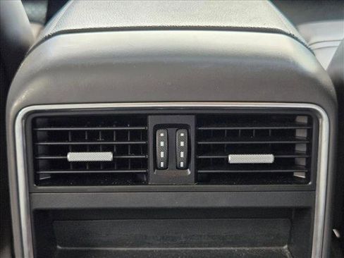 Used 2020 Porsche Cayenne image 18