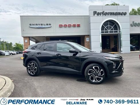 Used 2025 Chevrolet Trax RS w/ Driver Confidence Package FWD image 1
