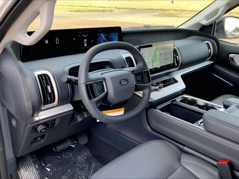 New 2026 Ford Expedition Active AWD/4WD image 8