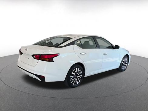 Used 2025 Nissan Altima 2.5 SV image 12