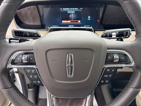 Used 2023 Lincoln Navigator Reserve AWD/4WD image 16