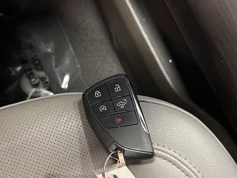 Used 2023 GMC Sierra 1500 SLT w/ SLT Premium Plus Package image 31