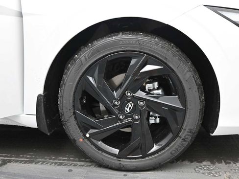 New 2026 Hyundai Elantra SEL Sport FWD image 10
