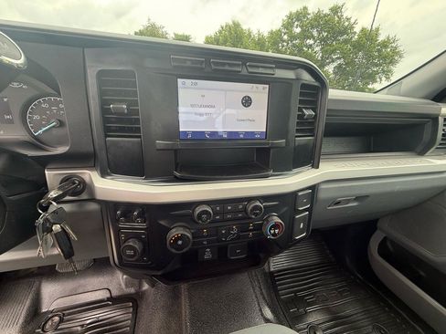 Used 2023 Ford F350 XL AWD/4WD image 23