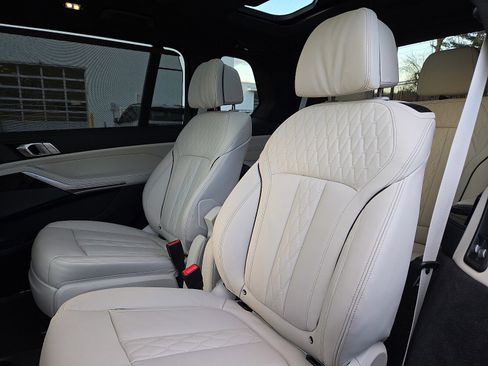 Used 2024 BMW X7 M60i w/ Executive Package image 11