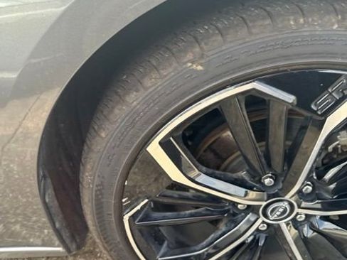 Used 2024 Nissan Altima 2.5 SR FWD image 13