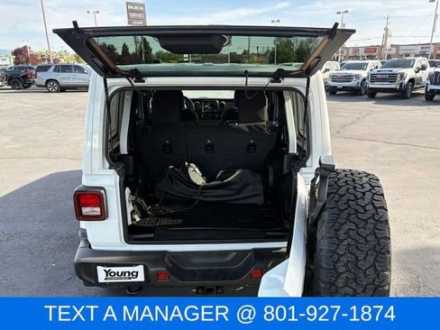 Used 2022 Jeep Wrangler Unlimited Sahara AWD/4WD image 7