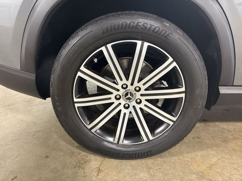 Used 2025 Mercedes-Benz GLE 450e 4MATIC image 8