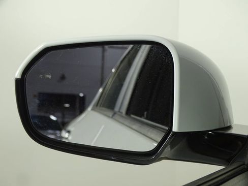 Used 2017 Chevrolet Volt Premier w/ Driver Confidence II Package image 39