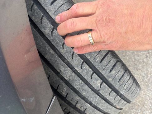 Used 2010 Ford Focus SES image 17