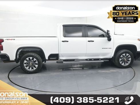 Used 2024 Chevrolet Silverado 2500 Custom w/ Custom Value Package AWD/4WD image 2