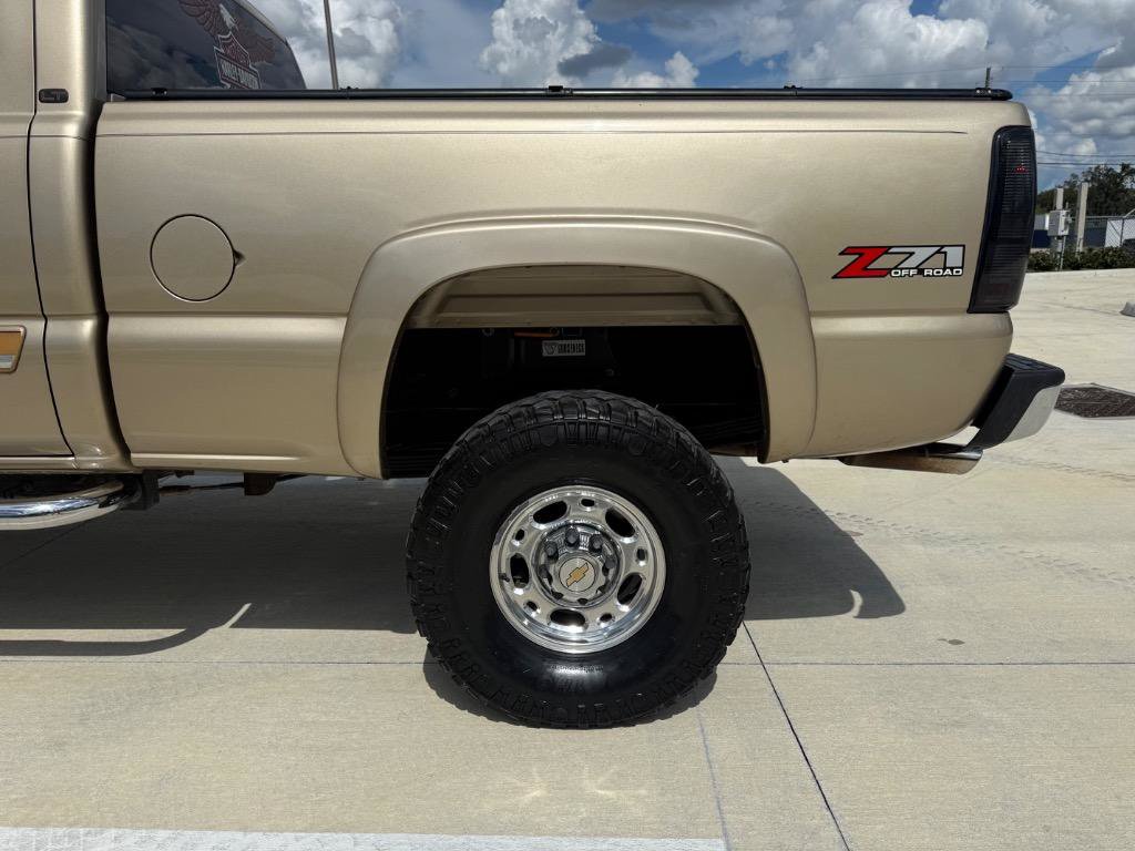 Used 2004 Chevrolet Silverado 2500 LT w/ Skid Plate Package AWD/4WD image 30