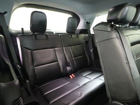 Used 2021 Ford Explorer XLT w/ Equipment Group 202A AWD/4WD image 12