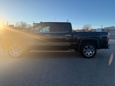 Used 2017 GMC Sierra 1500 Denali w/ Denali Ultimate Package image 1