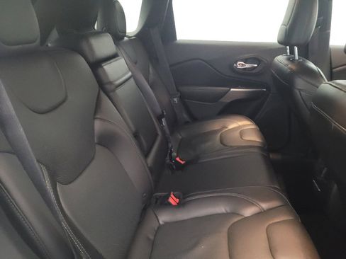 Used 2019 Jeep Cherokee Limited w/ Technology Group image 19