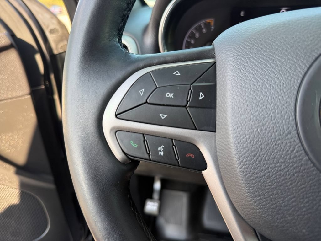 Used 2021 Jeep Grand Cherokee Laredo X AWD/4WD image 25