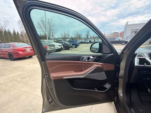 Used 2026 BMW X5 sDrive40i w/ M Sport Package image 9