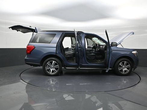 Used 2023 Ford Expedition XLT RWD image 29