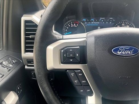 Used 2019 Ford F150 Lariat w/ Equipment Group 502A Luxury AWD/4WD image 12