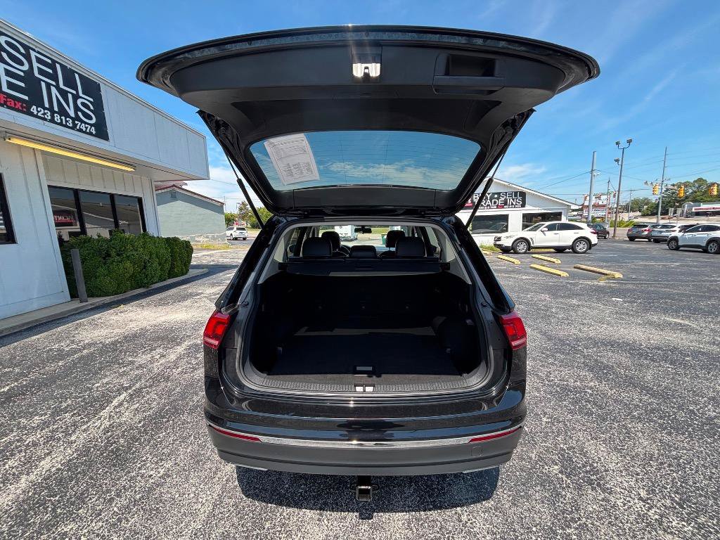 Used 2021 Volkswagen Tiguan SE AWD/4WD image 27