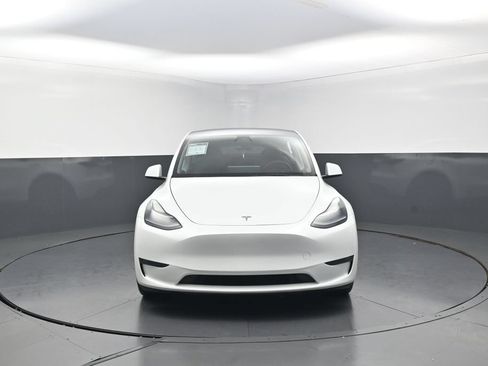Used 2023 Tesla Model Y Performance AWD/4WD image 2