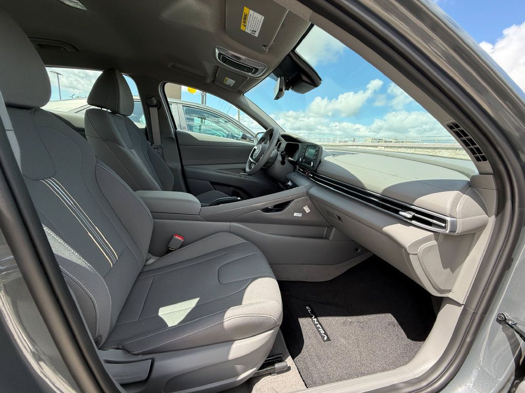 Used 2026 Hyundai Elantra SEL Sport Premium FWD image 23