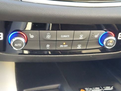 Used 2023 Buick Enclave Essence image 33