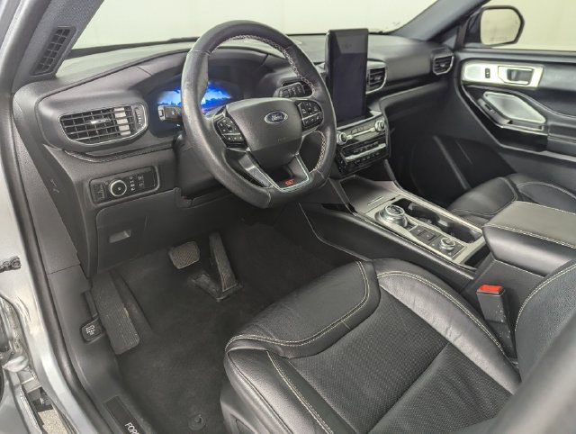 Used 2023 Ford Explorer ST w/ Technology Package AWD/4WD image 11