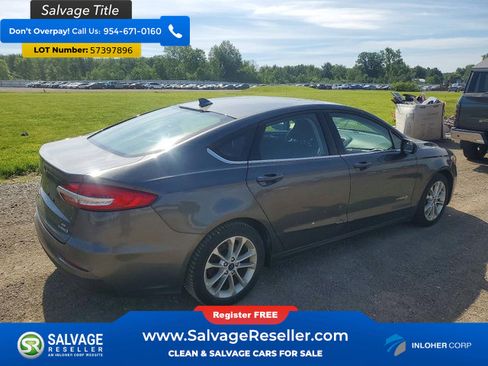 Used 2019 Ford Fusion SE FWD image 4