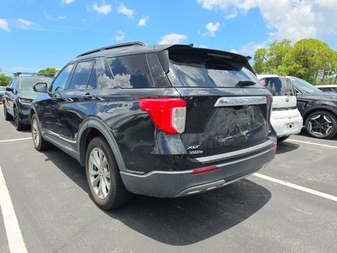 Used 2020 Ford Explorer XLT w/ Equipment Group 202A AWD/4WD image 15