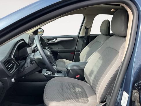 Used 2020 Ford Escape SE image 9