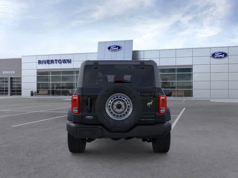 New 2025 Ford Bronco 4-Door image 5