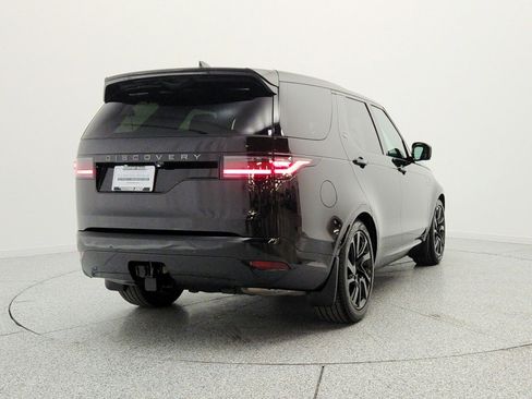 Used 2024 Land Rover Discovery Dynamic SE AWD/4WD image 6