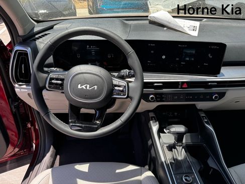 New 2025 Kia Sorento S image 13